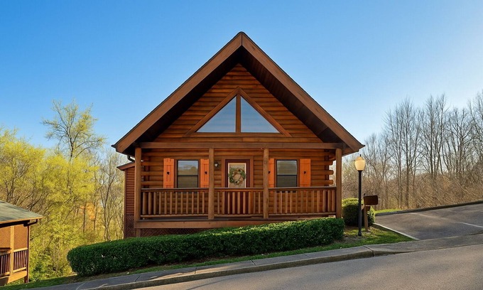 Pigeon Forge Cabin | Great Location! Private Hot Tub No Scary Roads