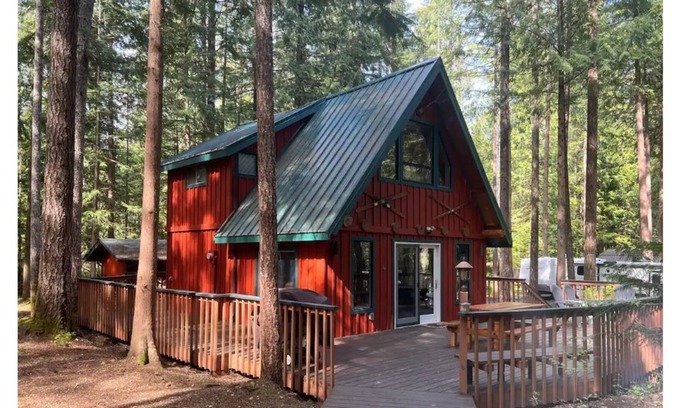 Hoodsport Cabin | Great Northern Cabin at Lake Cushman