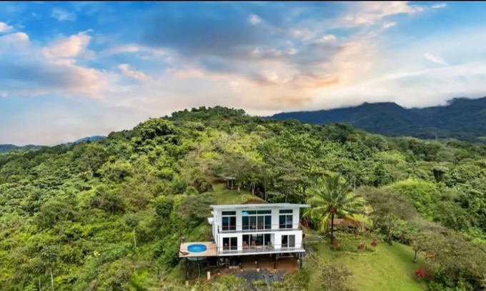 Parrita House | Great Ocean and valley View Quepos