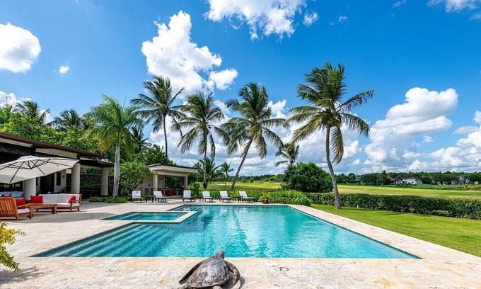 Las Palmas Villa | Great outdoor spaces make this a unique vacation spot