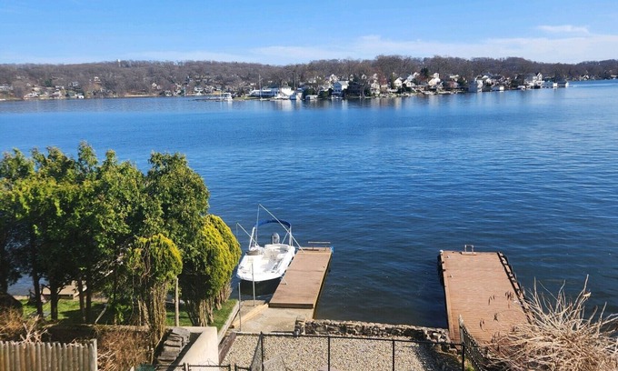 Hopatcong House | Great panoramic view of the lake. Outdoor entertainment areas. family-friendly.
