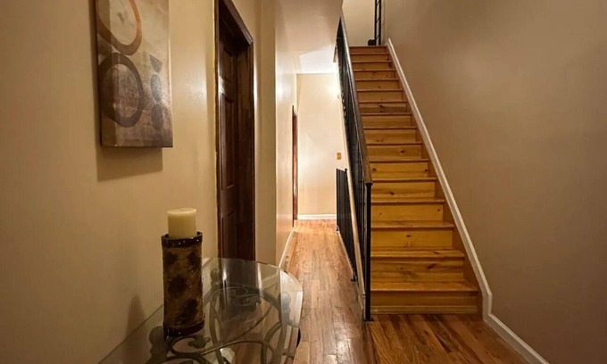 East New York Apartment | Great Place in the Heart of New York. Walking distance to A & C Subway Stations