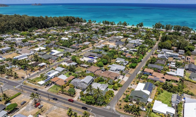 Waimanalo House | Great Price! 2000sf 3 bedroom 3 bath Gated New House Steps from Waimanalo Beach