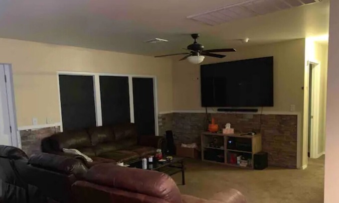 Sunrise Manor House | Great Private Room With Private Bathroom in Central Vegas Location