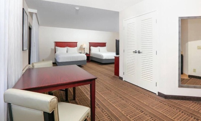 Santa Maria House | Great Relaxing Overnight Stay! Relaxing Unit! Enjoy Pool Access and Free Parking