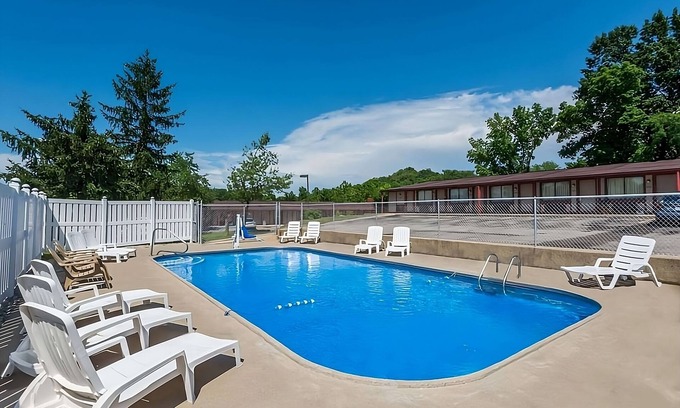 Summit Resort | Great Relaxing Overnight Stay at Knights Inn Ashland! Pet-friendly, Pool!