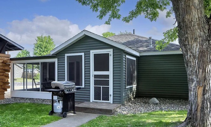 Buffalo City Cabin | Great River Road Cabin on the Mississippi Backwaters Eagle Cabin