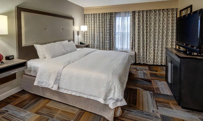 Wolfchase House | Great Room for Your Romantic Escape! Pool, Gym