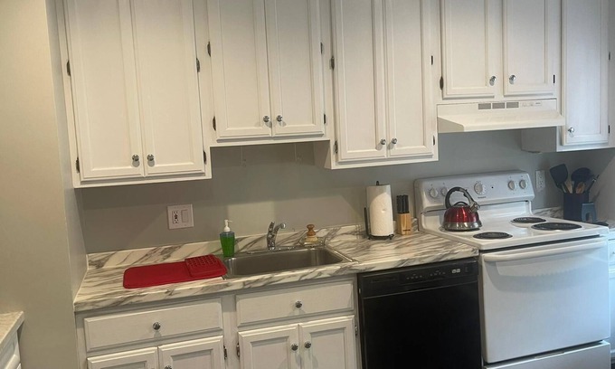 Long Branch House | Great room mins from Pier Village share bathroom and kitchen