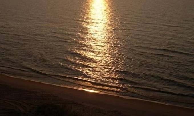 Lake Michigan Beach Villa | GREAT SEPT DATES for apple picking & wine tasting. Rent 2 nights 3rd night free.