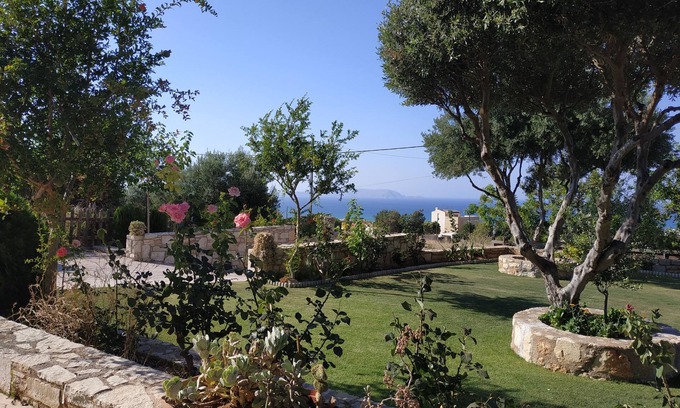 Vathianos Kampos House | Great Sea View, relaxing, family-ideal house in Kokkini Hani!