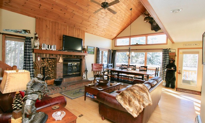 Bretton Woods House | Great Ski Area Views, Child ready Town House. New for 2024 Air conditioning