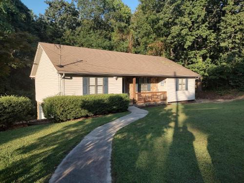 Ringgold House | Great spot at I-75 and Battlefield Pkwy