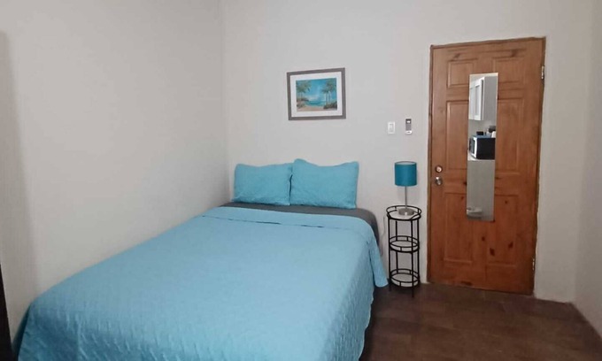 Punta Las Marias Apartment | Great Stay in Isla Verde-5 minute walk to the Beach/Rest/Bars 1B