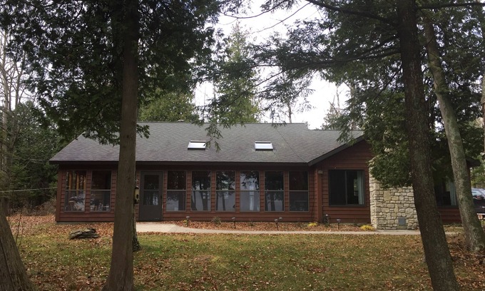 Washington Island Cottage | Great Sunrises, 200ft Of Lake Michigan Shorefront, 1.5 Acres, 2 Bedrooms, 1 Bath