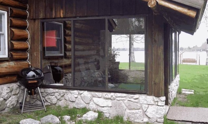 Rudyard Cabin | Great sunset views, private setting - many amenities - bathroom renovation 2024