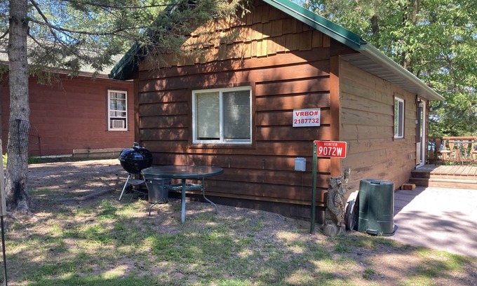 Hayward Cabin | Great vacation getaway on premier lake!