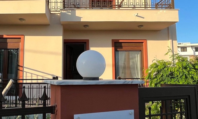 Gennadi House | Great vacation home, sea view, close to the beach and with plenty of space to relax