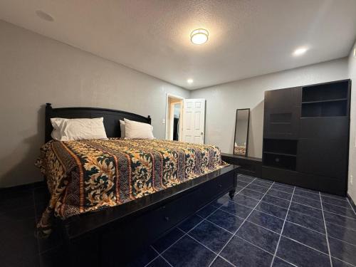 Sacramento Hotel | Great Value Inn & Suites