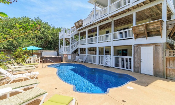 Tuckahoe House | Great views from the crow's nest at Here Comes the Sun in Duck, NC!