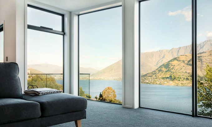 Queenstown House | Great Views! Great Location!n