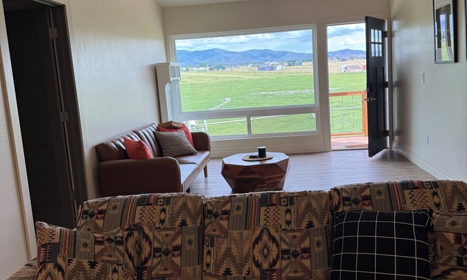 Sheridan House | Great views!