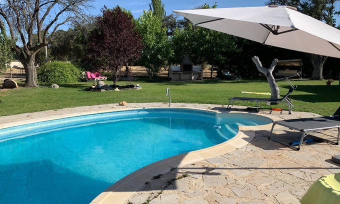 Maello Ski Chalet | Great villa with pool and large garden in urbanization 15 minutes from Avila