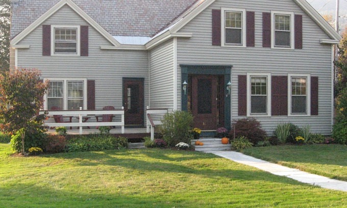 Arlington House | Great Village location to enjoy all the summer events in the Mancheste area.