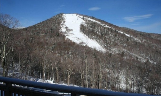 Central Vermont- Killington Condo | GREAT WHITE VIEW-SKI ON/SKI OFF-3 Trails HOT TUB & SAUNA- MONTHLY RENTALS