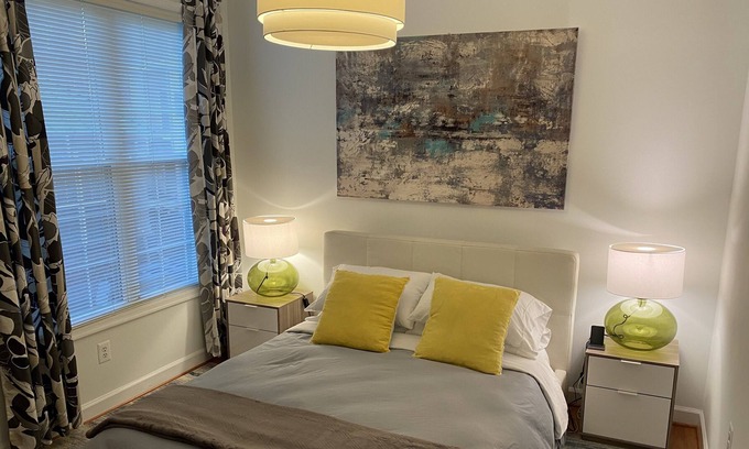 Court House Condo | Great work or play space. Centrally located, walk everywhere.