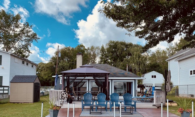 Auburn Cottage | Great Year-Round Rental Cottage Finger Lakes Owasco Lake, NY - Smiling Moon
