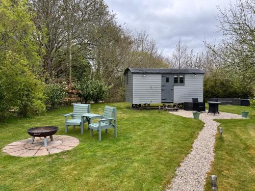 Sedlescombe House | Greatwood Shepherds Hut
