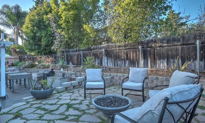 Spring Valley House | Greeco Suite · *New Listing* Hidden Gem Upgraded 1-Bedroom Suite