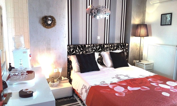 Agioi Anargyroi-Kamatero House | Greek Hospitality