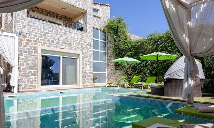 Stavromenos Villa | Greek Modern Design only 2km Away from the Beach