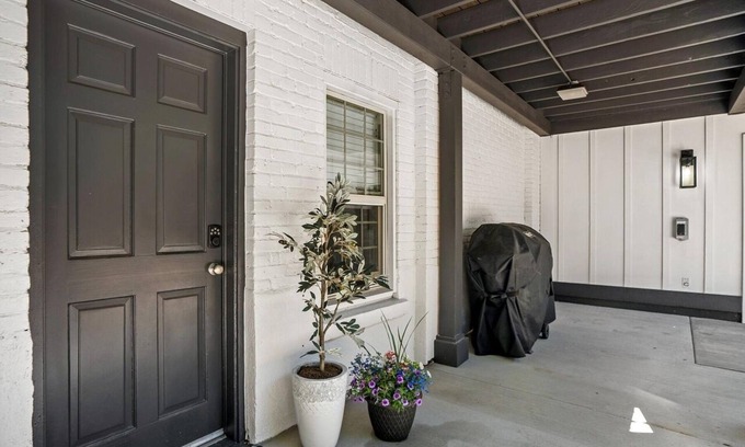 Bend House | Greeley Cottage: Steps to downtown Bend
