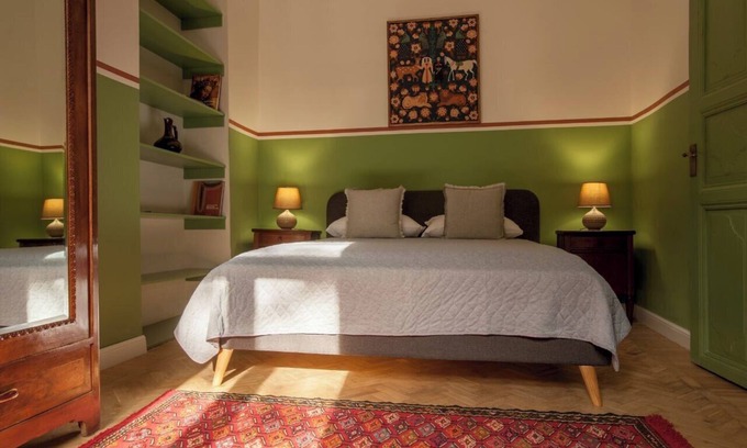 Sololaki Apartment | Green apartment
