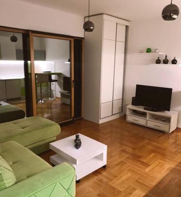 Topla Apartment | Green Apartment