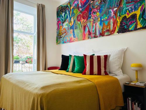 Zizkov Apartment | Green balcony & king size bed
