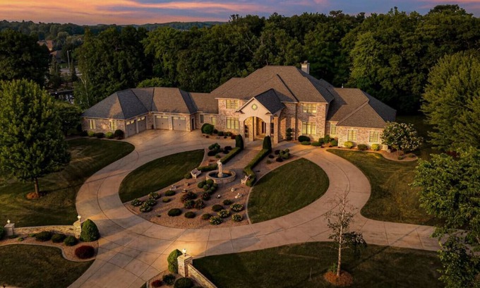 Green Bay Apartment | Green Bay Oasis - Private Resort