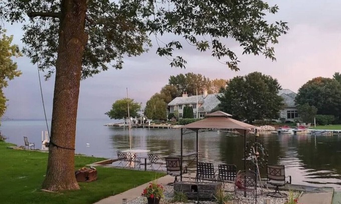 Suamico House | Green Bay Waterfront Home