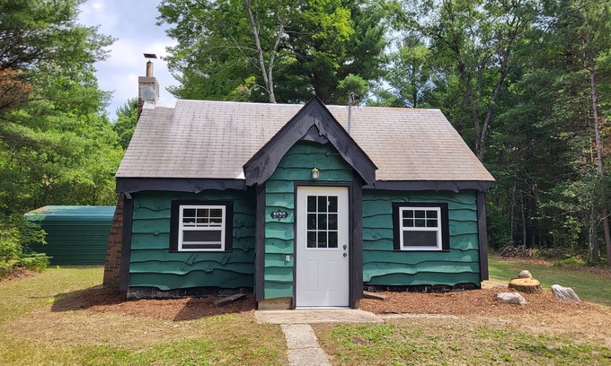 Irons Cabin | Green Cabin in the Woods
