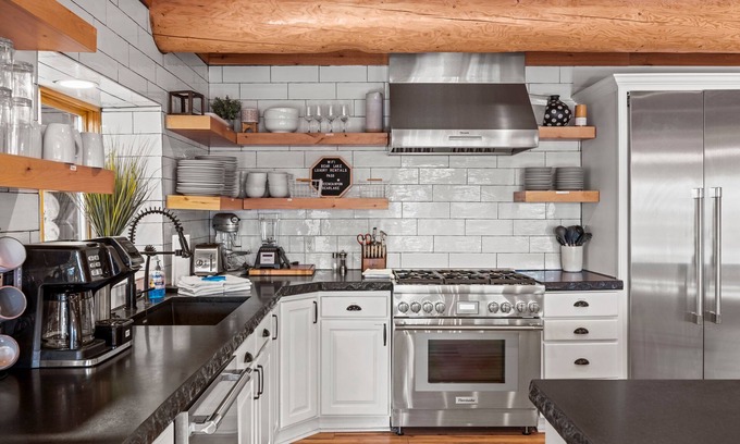 St. Charles Cabin | Green Canyon Chalet (Sleeps 40) by Bear Lake Luxury Rentals
