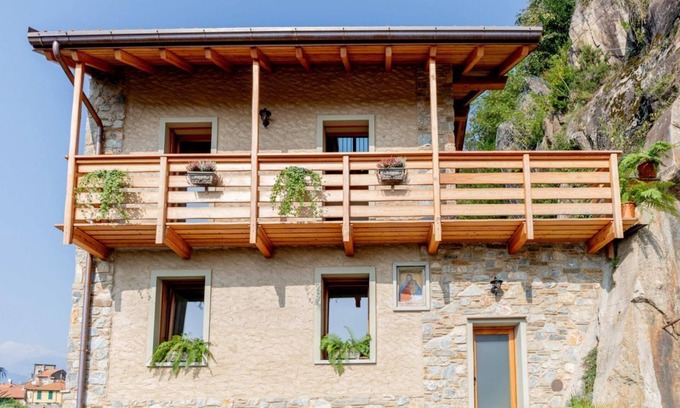 Dervio Ski Chalet | Green Chalet - Garden with pool few steps from lake and best trekking