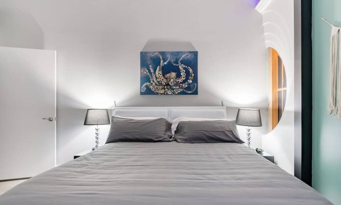 Brazos Apartment | Green Door Lofts-Retro Loft - Silos/Downtown