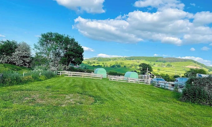 Kingswood Cabin | Green Dragon and Kitchen Pod - Sleeps 2 & Parking