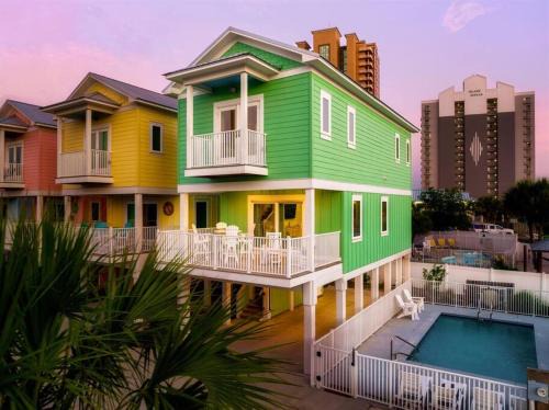 Gulf Shores House | Green Family Bungalow! Beach Access, Pool, & Fishing Dock