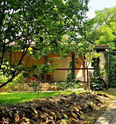 Petrovaradin House | Green Haven Retreat - Nature's peace just for you