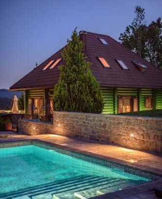 Ravna Gora Ski Chalet | Green Hill