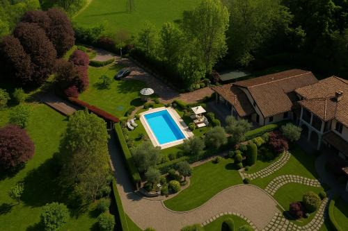 Besozzo Villa | Green Hill Property